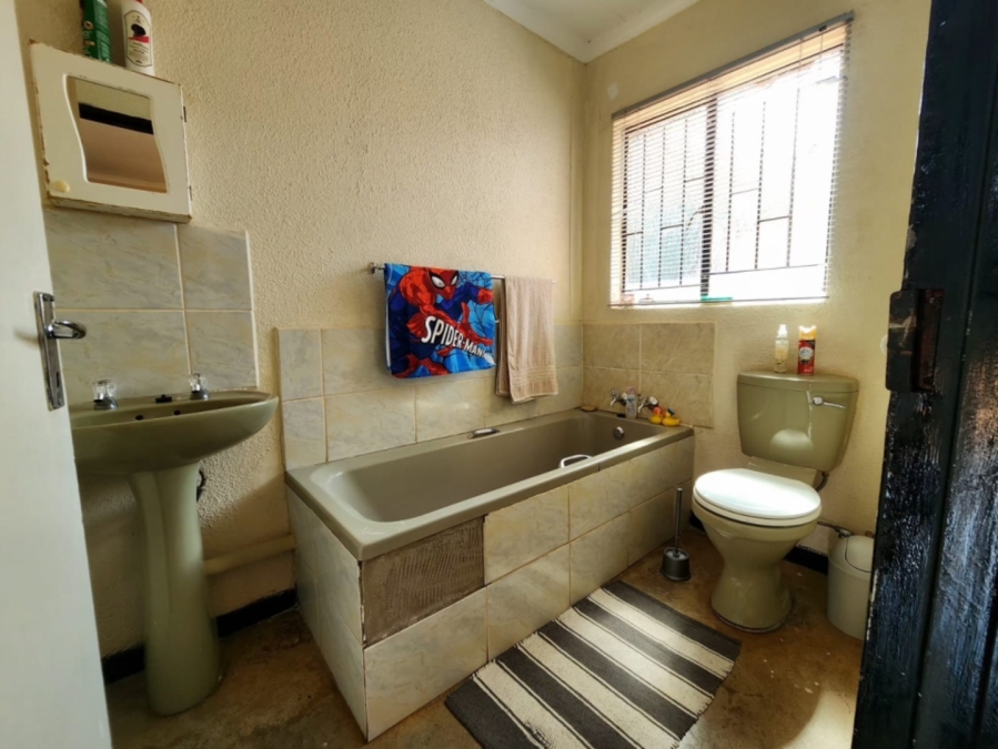 2 Bedroom Property for Sale in Tlhabane West North West